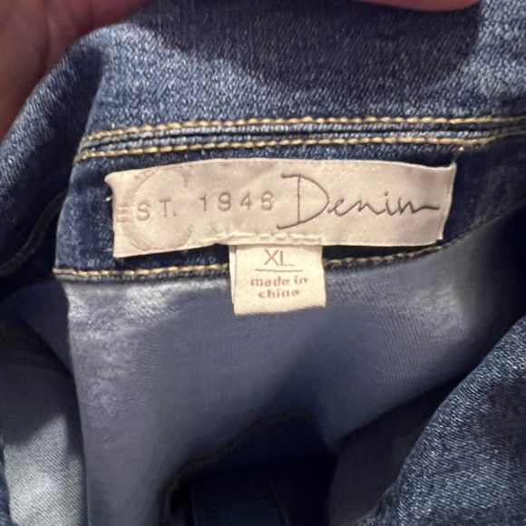 Women’s Patched Denim Button Down Shirt - Picture 8 of 10